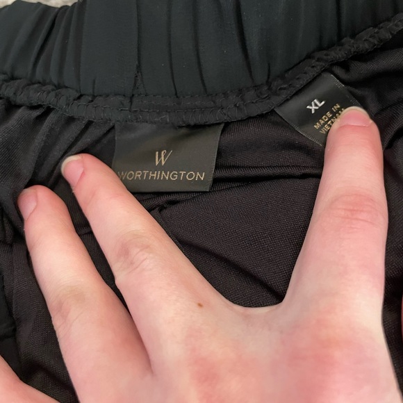 NWT black and white pleated maxi skirt - Picture 2 of 4